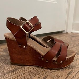 Aldo Brown Leather, Comfy Wooden Wedges! Size 6